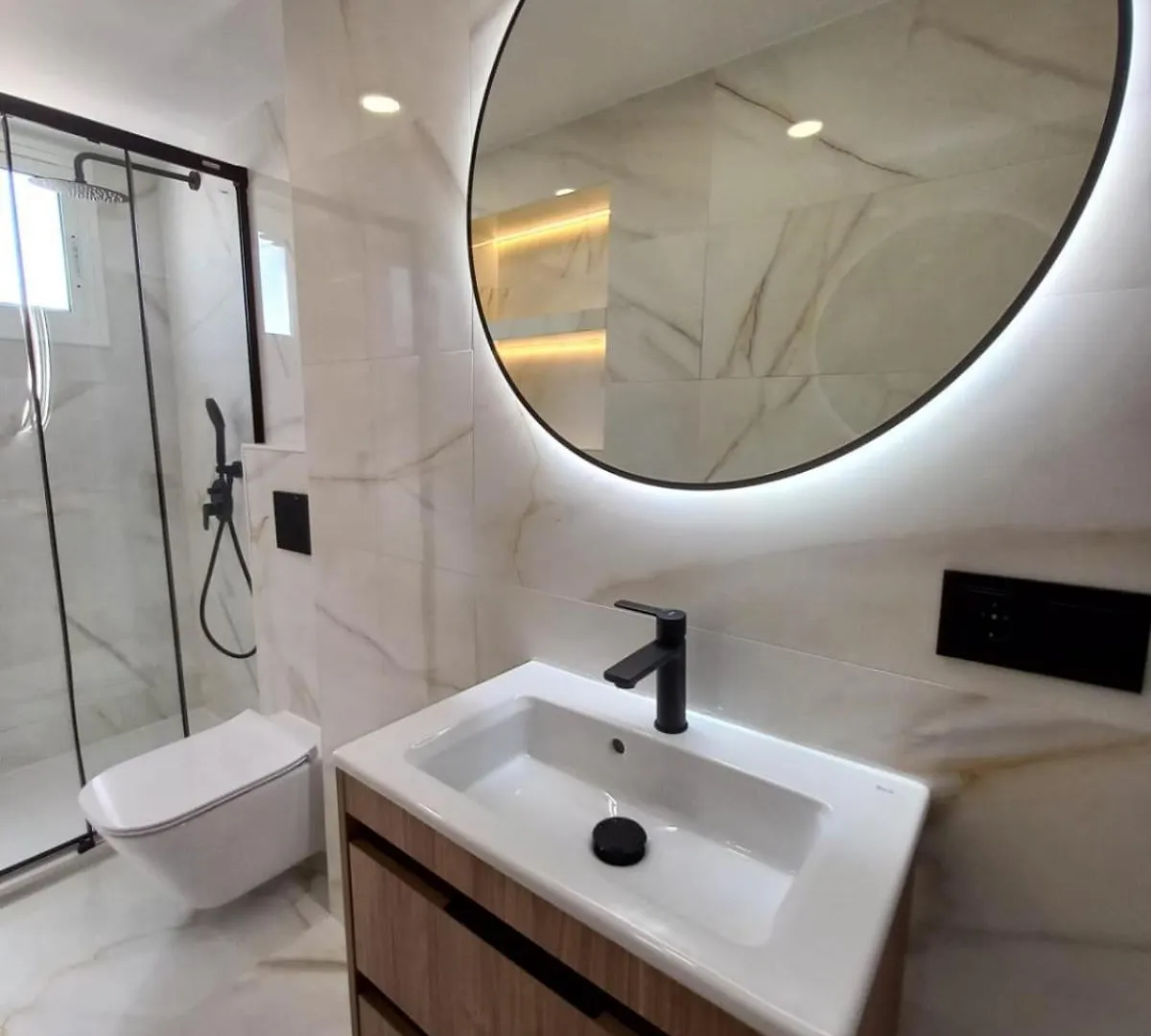 Casa Baelo - 3 Bedroom Apartment - New Bathroom - Central Tarifa Near Old Town & Beaches