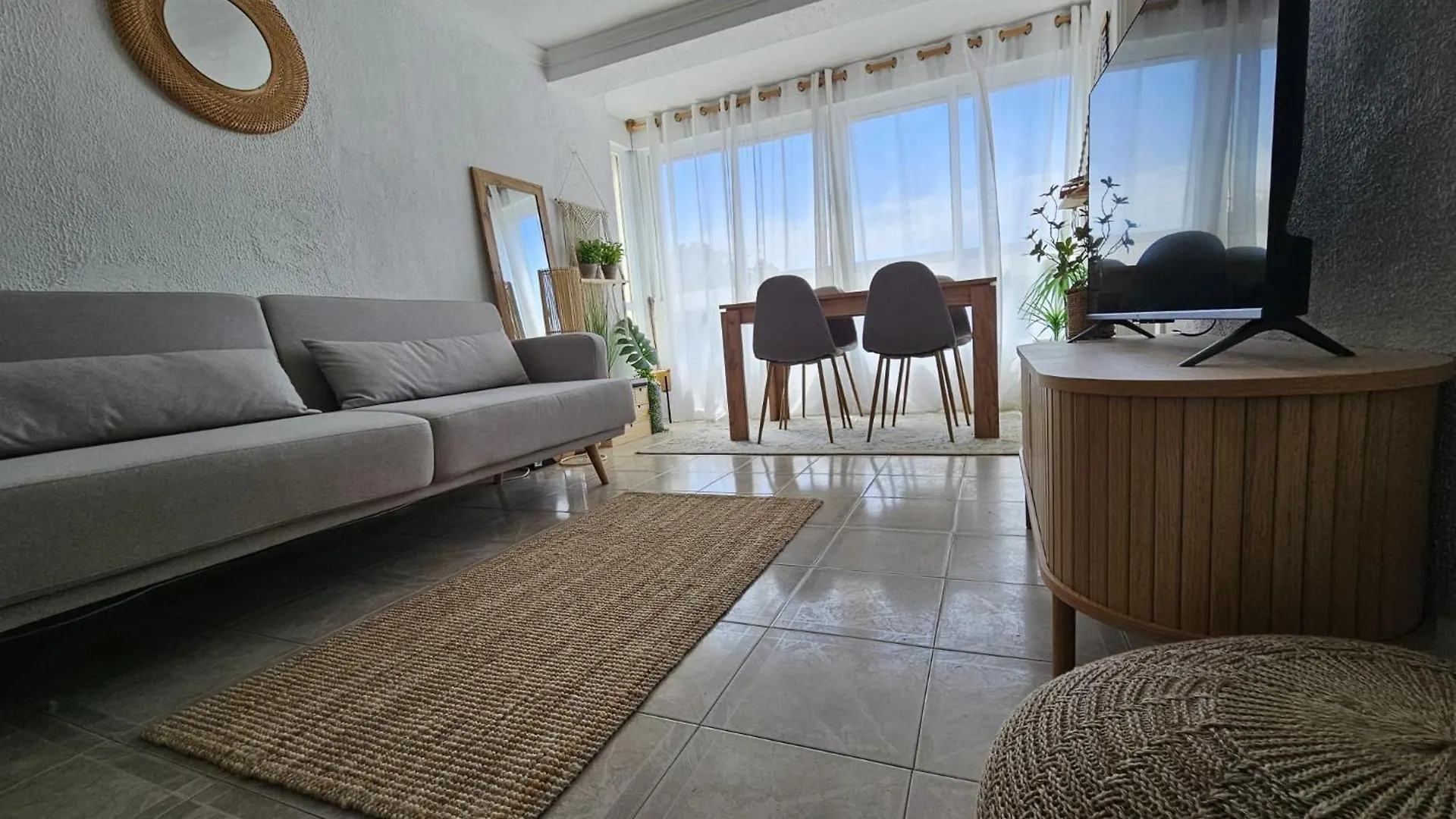 Casa Baelo - 3 Bedroom Apartment - New Bathroom - Central Tarifa Near Old Town & Beaches