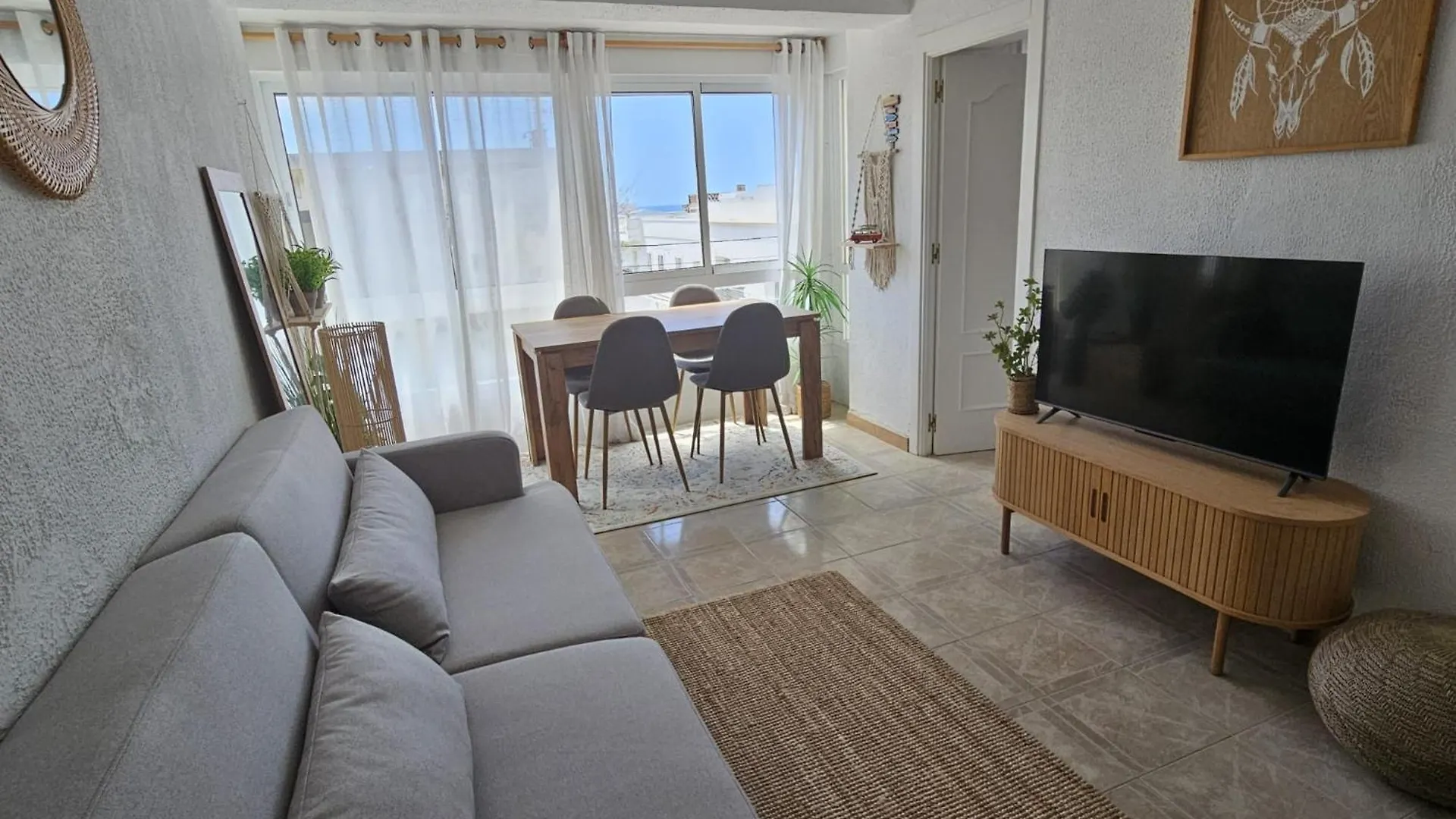 Casa Baelo - 3 Bedroom Apartment - New Bathroom - Central Tarifa Near Old Town & Beaches